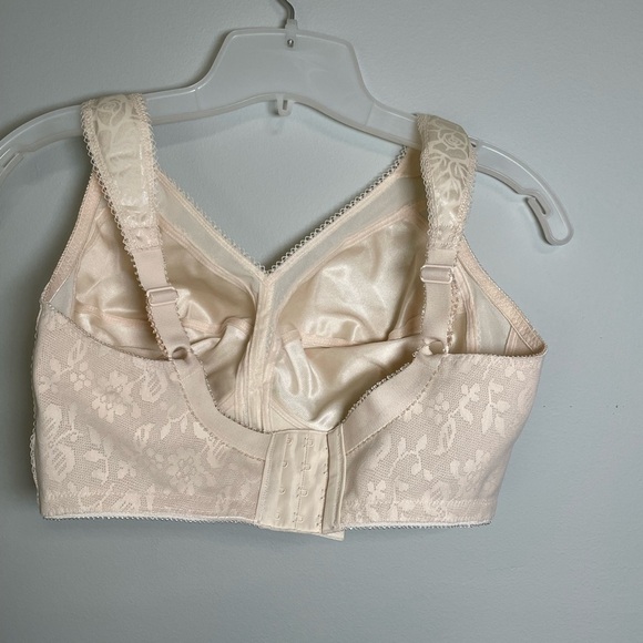 Playtex Womens 18 Hour Bra 36DD Original Comfort Strap Wire-Free #4693 Natural - Picture 5 of 15